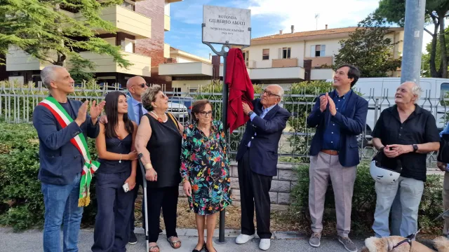 inagurazione rotonda a Gilberto Amati