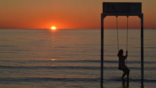 altalena in riva al mare