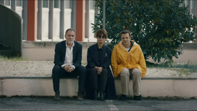 Di Valerio Mastandrea (regista) BeyPolite (screenshot autoprodotto) - Nonostante (film 2024).png, su YouTube., Copyrighted, https://it.wikipedia.org/w/index.php?curid=10437004