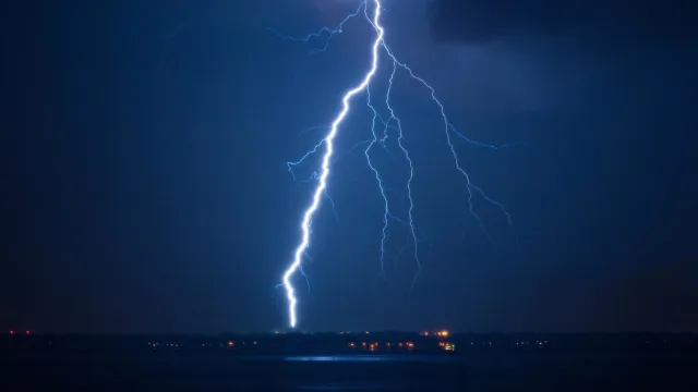 fulmini di notte