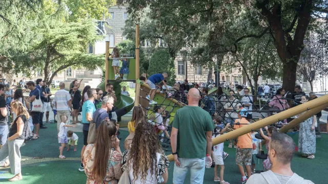 Nuova area giochi Piazza Ferrari