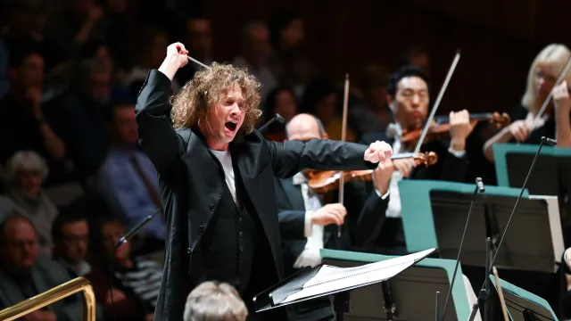 Santtu-Matias Rouvali_Philharmonia Orchestra 3 credit Chris Christodoulou