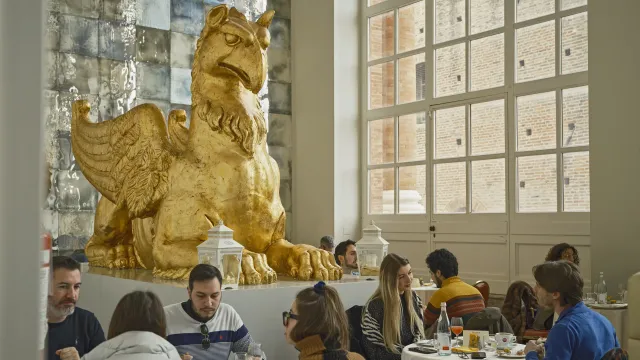 Bar del grifone al teatro Galli
