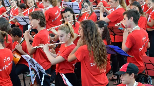 orchestra play different