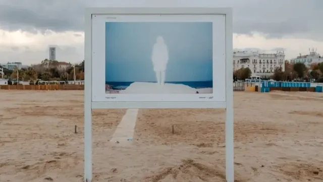 Dalle aree archeologiche all'arte che si affaccia sulle dune in spiaggia: tutte le proposte per scoprire Rimini