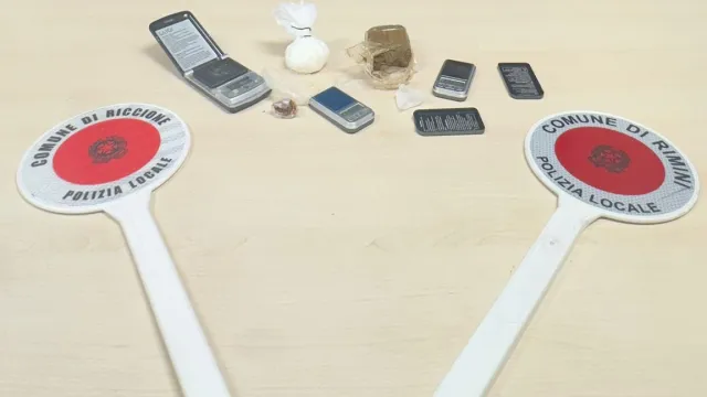 foto sequestro vigili  Riccione Rimini