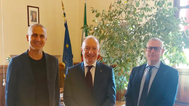 il sindaco sadegholvaad, il questore morelli, il vicario pizzimenti