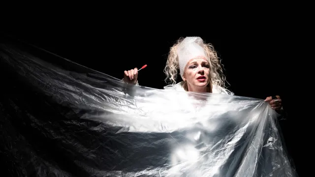 "Anna Ghiaccio". In scena Isadora Angelini con la regia di Rita Frongia