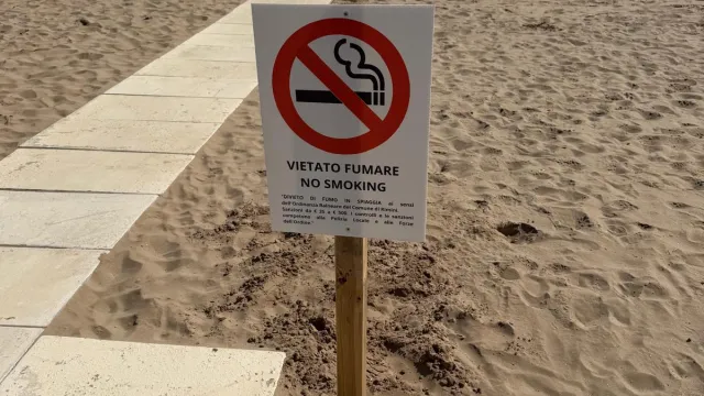 divieto di fumo in spiaggia