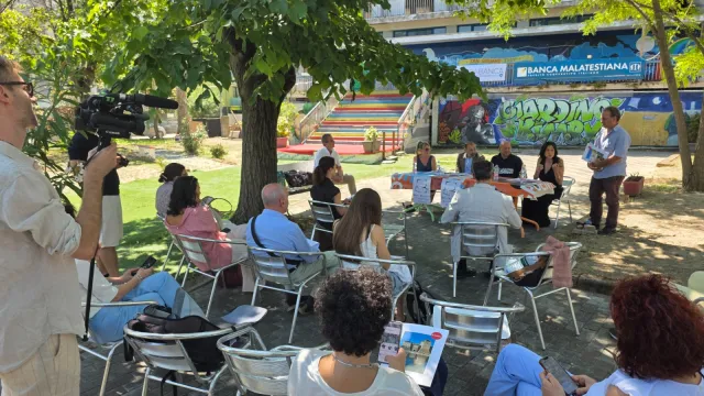 Conferenza stampa giardino ex hotel delle Nazioni