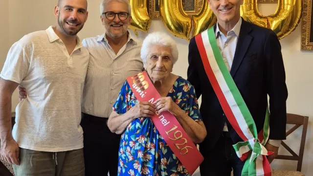 NONNA MARIA  COMPIE 100 ANNI 