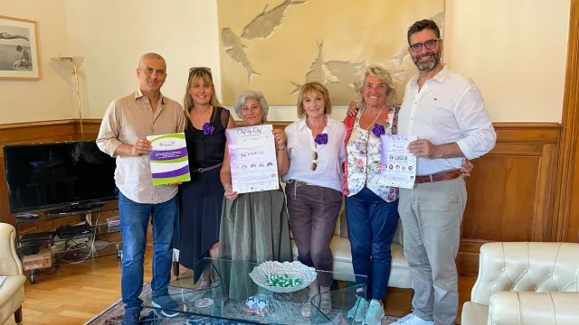 L'associazione Oltre la Ricerca ricevuta in Comune dal Sindaco Jamil Sadegholvaad e dall'assessore Kristian Gianfreda