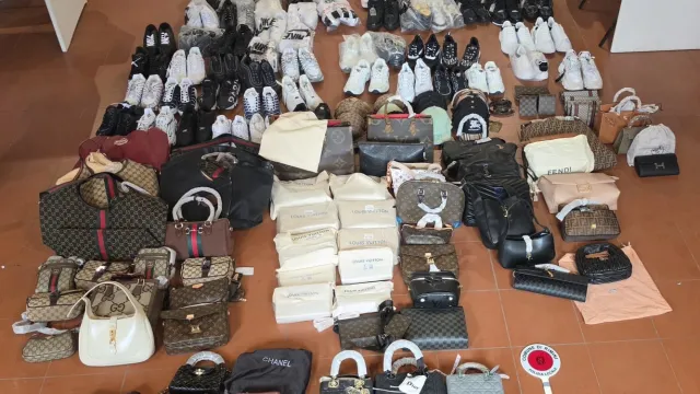 sequestro merci contraffatte 24 luglio 26