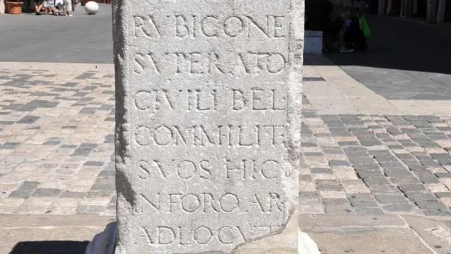 cippo_memoria_discorso_cesare
