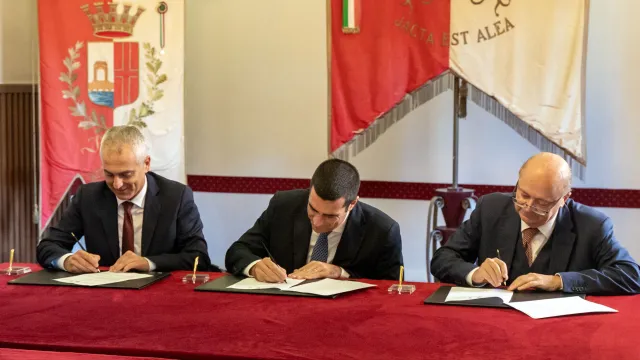 firma de pascale e sindaco