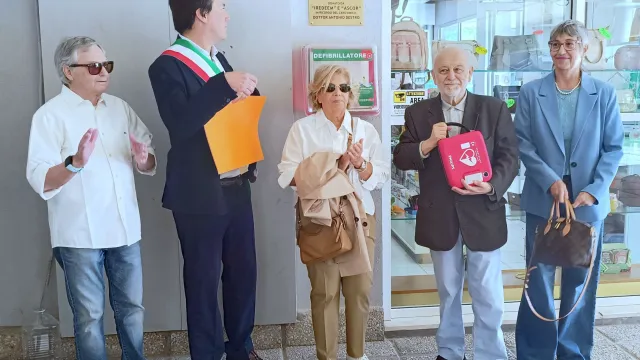 Da sinistra il Consigliere Ascor Antonio Baccini, l'Assessore Bragagni, la consorte di Destro Cristina Socci, il Presidente Ascor Nando Piccari con la Vice Presidente Roberta Balducci