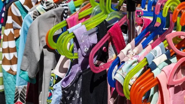 mercato domenicale di torre pedrera