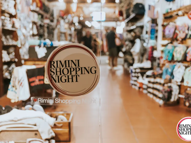 rimini shopping night