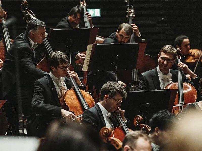 Münchner Philharmoniker - Co Merz