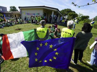 A San Salvatore il germoglio dell’Albero della Pace grazie ai bambini della scuola primaria e al gruppo CIVIVO