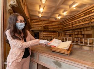 restauro bibbia veneziana biblioteca gambalunga