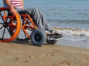 disabile in spiaggia