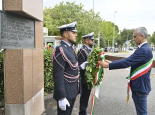 Studenti e rappresentanti delle Istituzioni omaggiano i caduti nel 79° Anniversario della Liberazione di Rimini