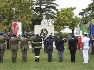 Studenti e rappresentanti delle Istituzioni omaggiano i caduti nel 79° Anniversario della Liberazione di Rimini