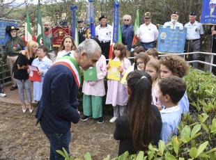 Studenti e rappresentanti delle Istituzioni omaggiano i caduti nel 79° Anniversario della Liberazione di Rimini