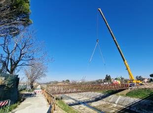 Ponte ciclopedonale sul Deviatore Ausa:  varo della struttura