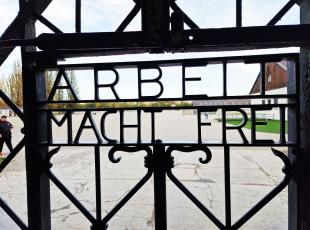 cancello ingresso campo concentramento Dachau