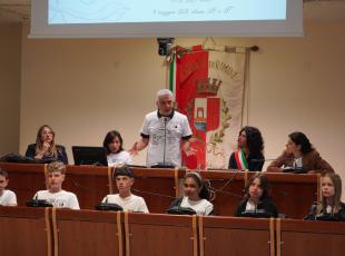 Nella sala del Consiglio comunale gli studenti di Miramare hanno animato l’evento conclusivo del percorso "I Giusti tra le Nazioni"