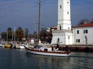 faro e porto canale
