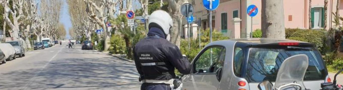 polizialocalecontrolli.jpeg